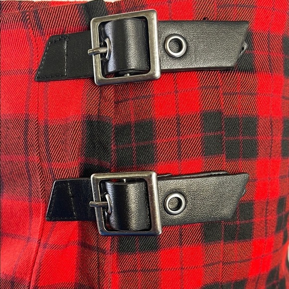H&M Red Plaid Skirt with Buckle Accents size 6 - Picture 3 of 5